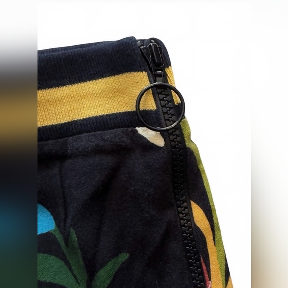 Farm Rio Calla Flared Pants Size Medium - Picture 4 of 8